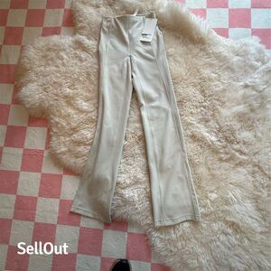 Lululemon Women's Flared Pants Size 2 Bone Ribbed High-Rise Casual